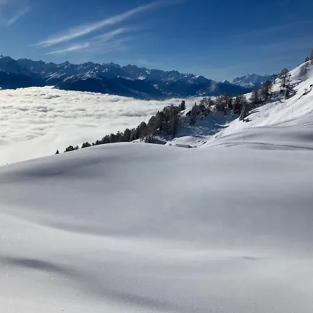 شقة A 100m Des Pistes De Et Des Commodites